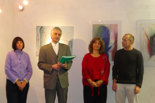 K&uuml;nstlerin W.Julia Wechner, J.H.G., Sopranistin Helena Birt, Tenor Hans Schieber zur Er&ouml;ffnung am Abend des 17. Okt 2008