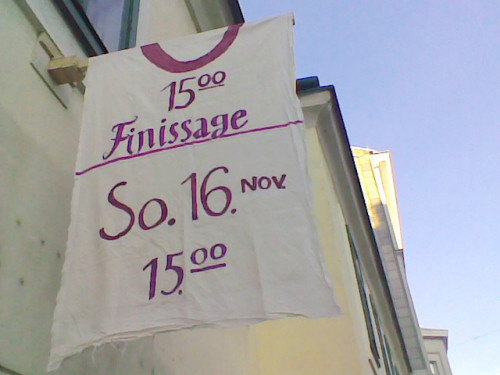 Fahne der Ank&uuml;ndigung zur Schlussveranstaltung